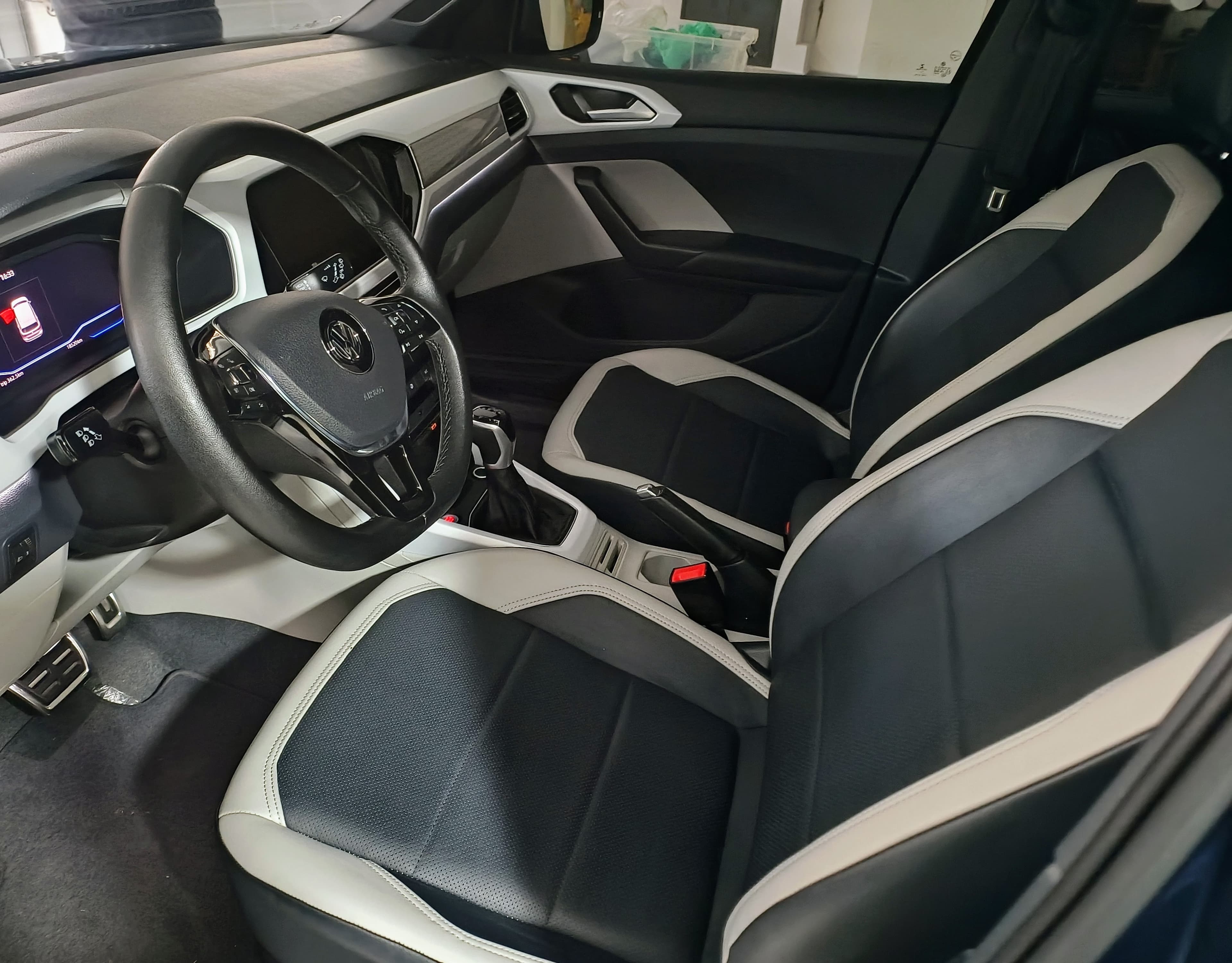 T-cros Com bancos Higienizados e Hidratação Completa